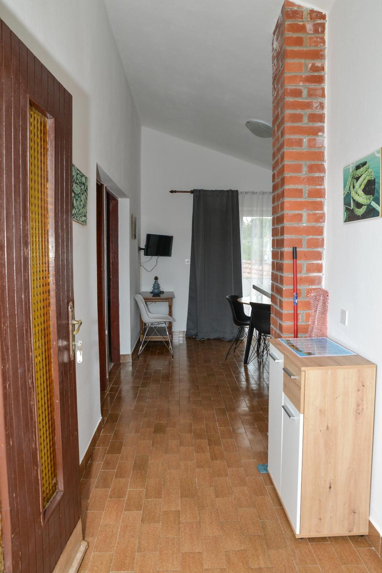 Lonic Apartment