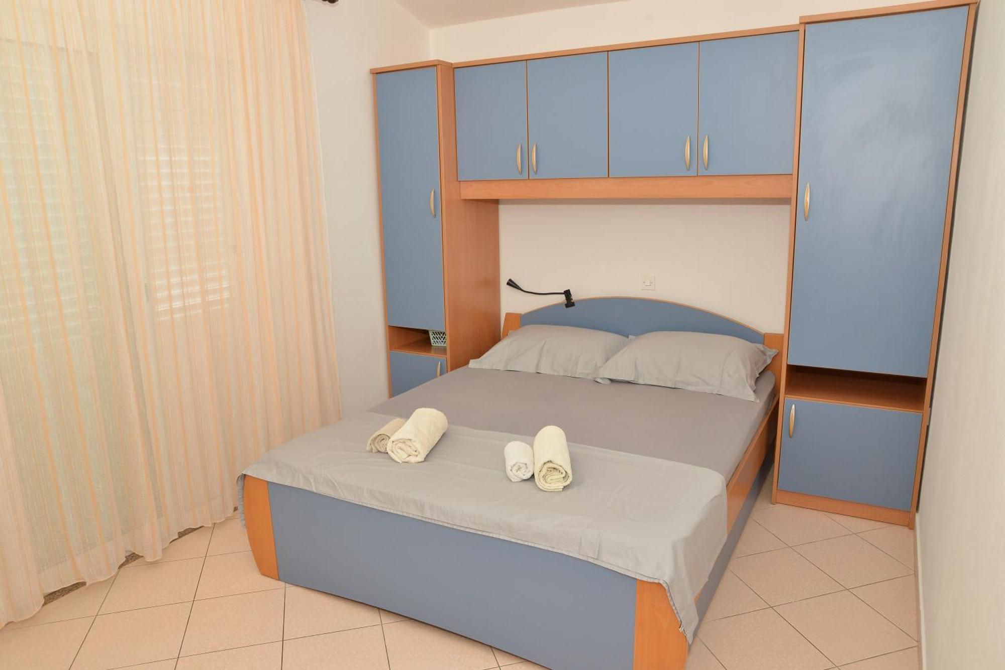 Apartment Lonic Kukljica