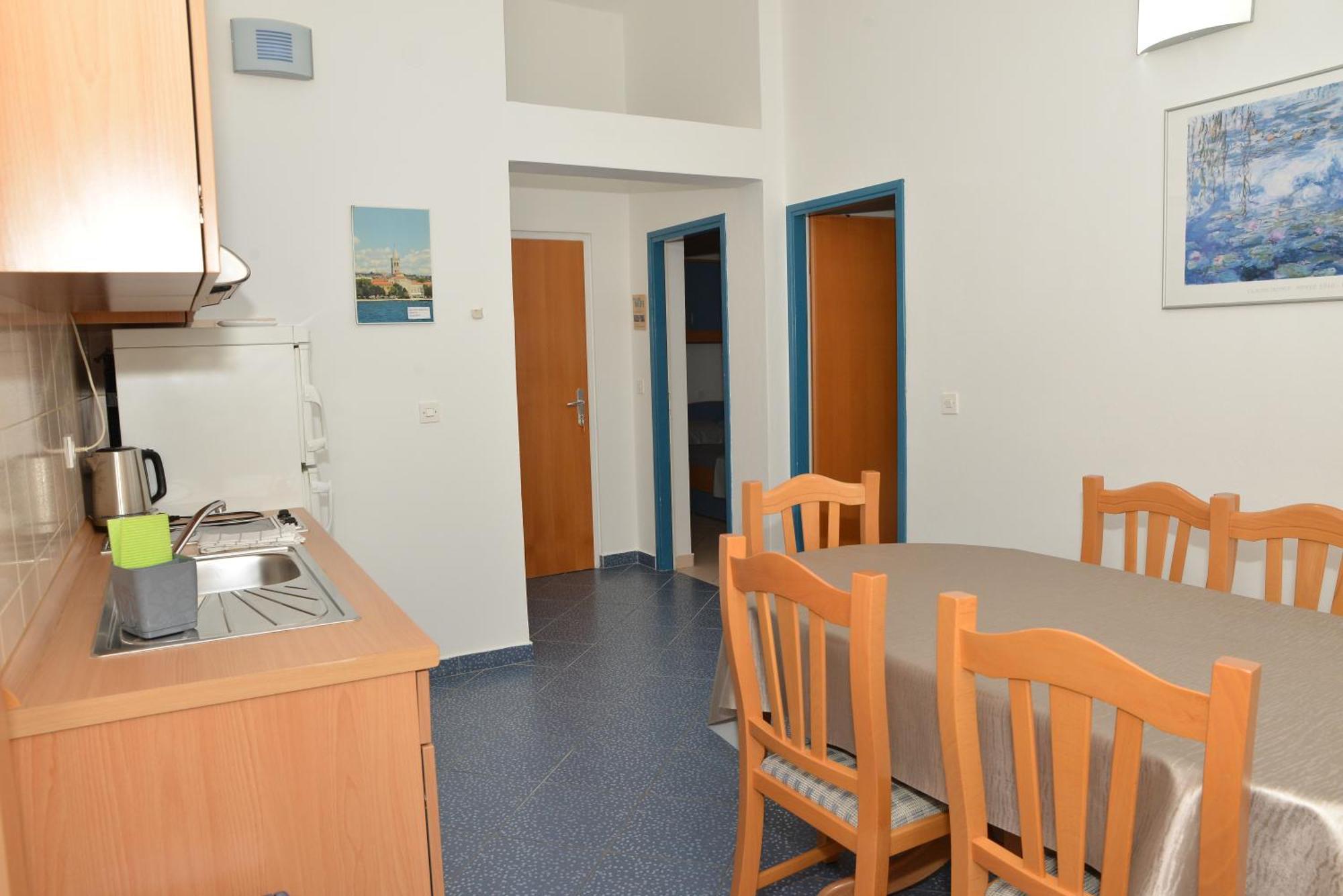Lonic Apartment *