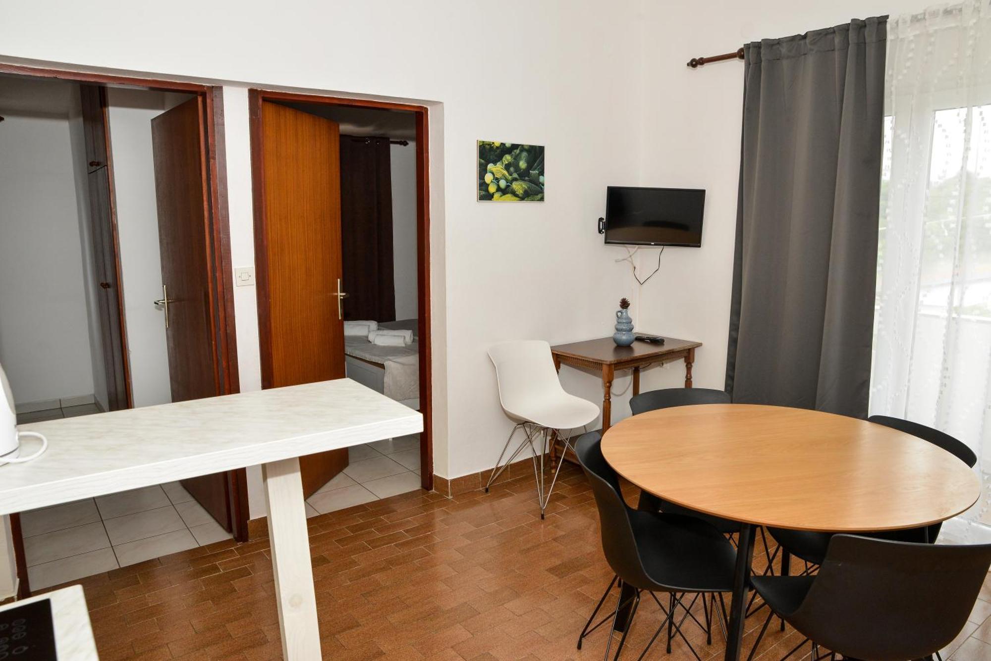Lonic Apartment
