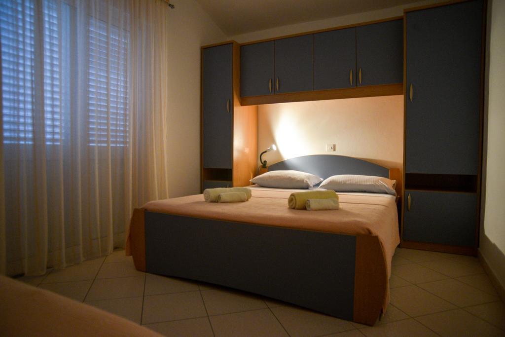Lonic Apartment *