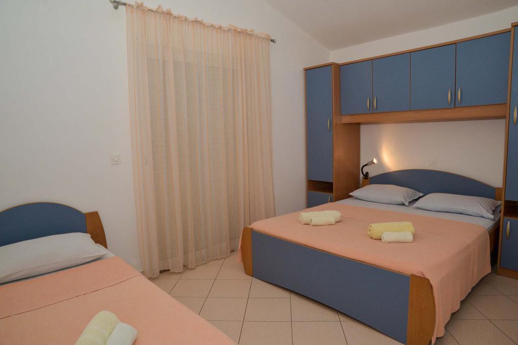 Apartment Lonic Kukljica