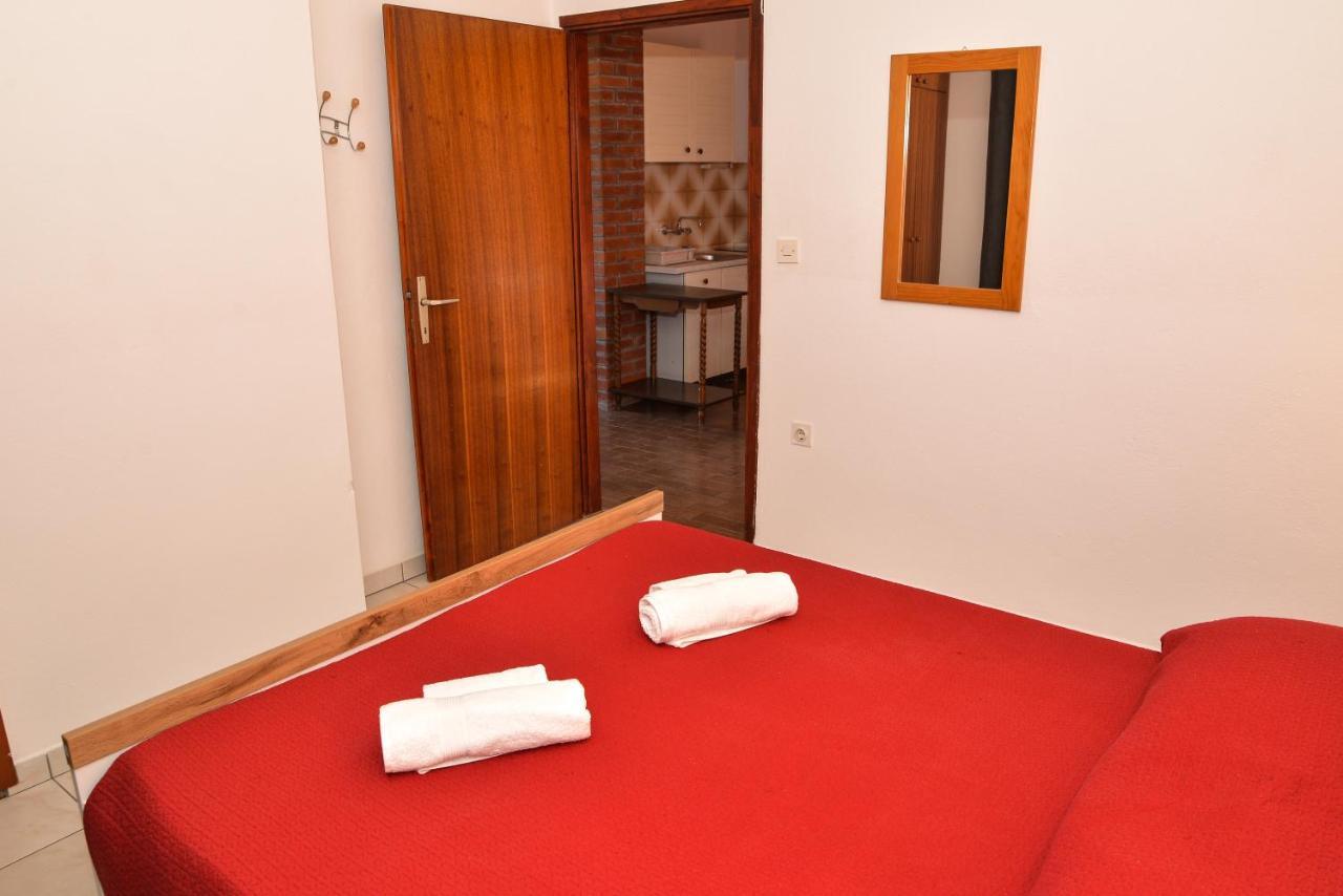 Lonic Apartment *